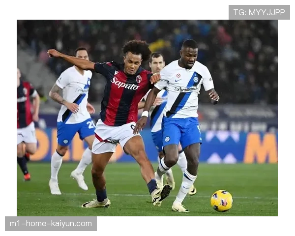 欧冠赛场上支点型前锋在破解高位压迫中的战术价值分析